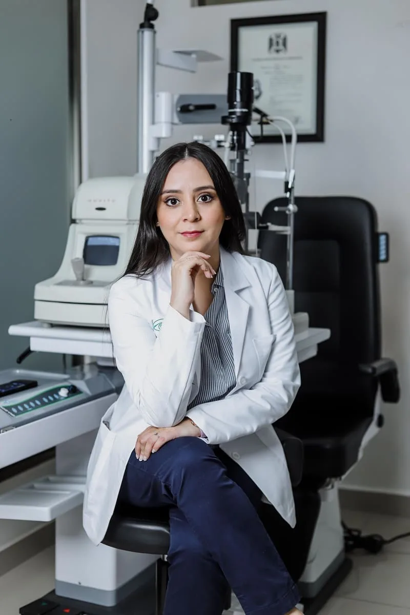 consulta-visual-con-oftalmologa-en-queretaro